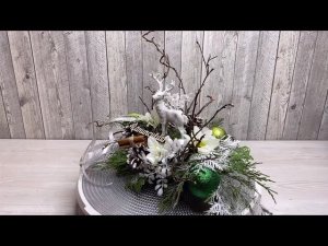 Новогодняя композиция на стол с оленем