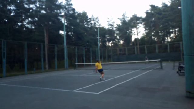 Вика играет в теннис смотреть онлайн