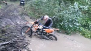 Дети, лужа, мотоцикл...