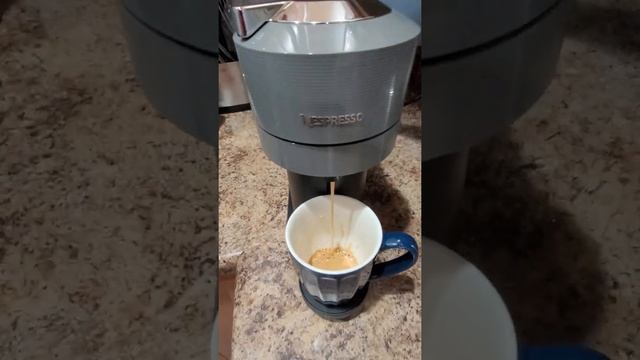 Nespresso Vertuo Next Coffee and Espresso Machine by DeLonghi- Incredibly smooth cup of coffee! смотреть онлайн
