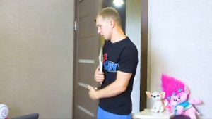 Том за золотом Планшет папа телефон телевизор