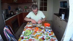 РОЛЛЫ ИЗ КОПЧЕНОЙ СЕМГИ И ИКРОЙ МАСАГО