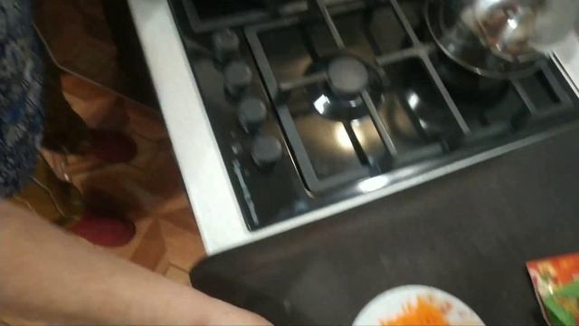 Голень с овощами! Рецепт приготовления куриной голени на сковороде.