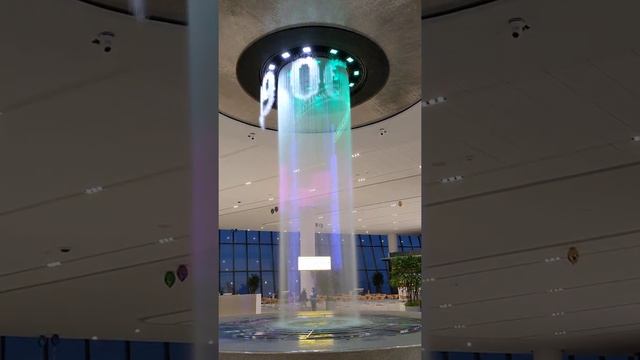 LaGuardia Airport Fountain Display смотреть онлайн