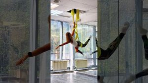 Сложная связка в гамаке со срывом. Для опытных аэройогов ?