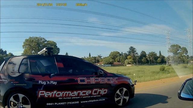 BMW M135i Stock vs Golf 7 GTI CHIPBOX