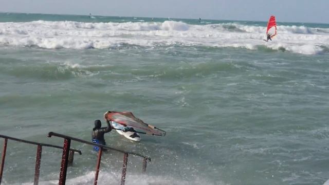 Анапа сёрфинг старт на ветру