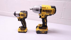 Unboxing DeWalt DCF899  1/2 impact wrench.