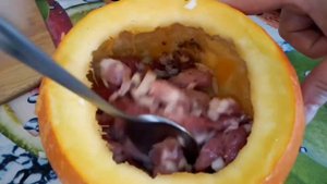Запечённое мясо в тыкве