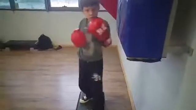 Бокс кикбокс кондиция екипировка хранителни добавки смотреть онлайн