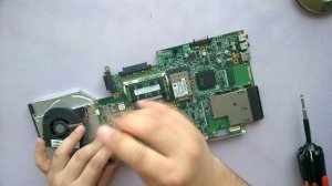 Toshiba L40 (как разобрать и как собрать)