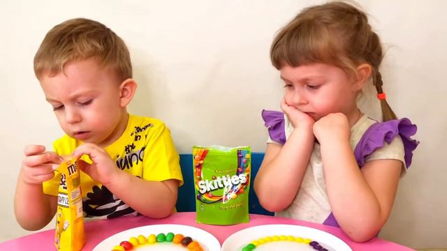 А мы играем с конфетами! смотреть онлайн