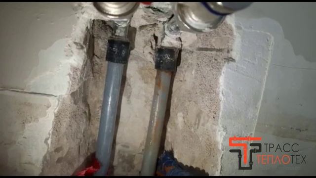 Поиск утечки воды из трубы отопления в квартире в Москве
