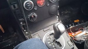 Установка магнитолы Сузуки Гранд Витара с камерой заднего вида