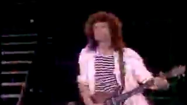 QUEEN EN WEMBLEY 1986 UNDER PRESSURE смотреть онлайн