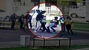В Краснодаре мужчина избил на детской площадке ребенка, который обидел его сына