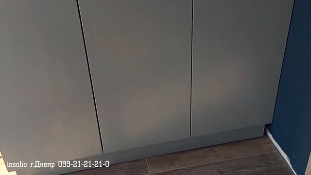 Угловой стол на балконе из ДСП EGGER Древесина Белая H1122 смотреть онлайн