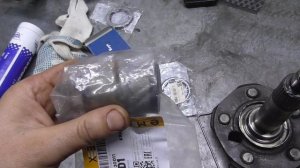 TOYOTA CROWN GS-131. 1G-FE. Замена заднего ступичного подшипника.