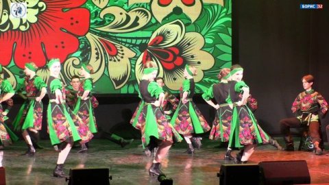 Праздничный юбилейный концерт ансамбля танца "Россияне". Танец "Вечерние посиделки". 06.04.2024 год.