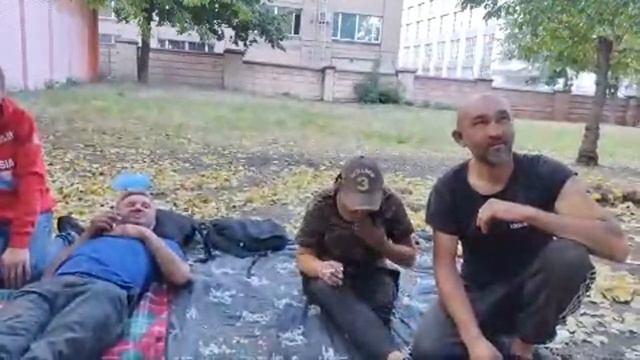 Устали Отдыхать. Бомжи Савёловский Москва .