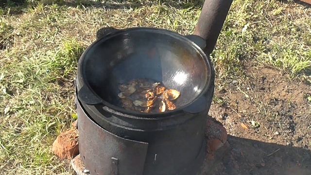 Обжигаем новый 12 литровый казан .Куриная голень с картошкой в казане. ПАПА КАЗАН. смотреть онлайн