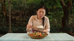 小雨一大早買菜搶到魚泡，用泡椒簡單一炒，香辣下飯太過癮！ 【市民朱小雨】