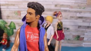 Злой директор против Доброго директора - Куклы Мама Барби