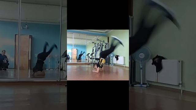 брейк данс фляк через локти #брейкданс #breakdance #powermove #combo #повермов #dance #танец