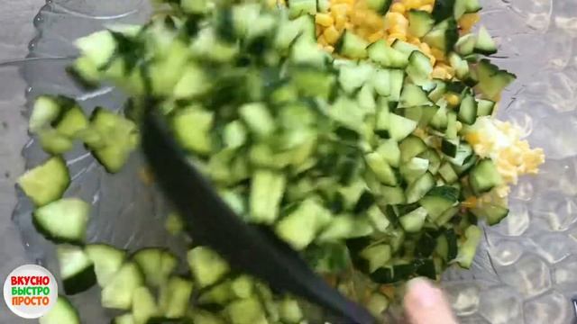 Легкий ВЕСЕННИЙ САЛАТ с огурцом, сыром и редисом (рецепты на каждый день)
