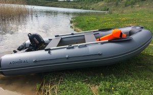 Адмирал 330CF НДНД + Suzuki 2.5. Первый спуск и обкатка..mp4