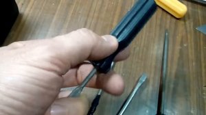 Ручки для надфилей из дешевых отвёрток.