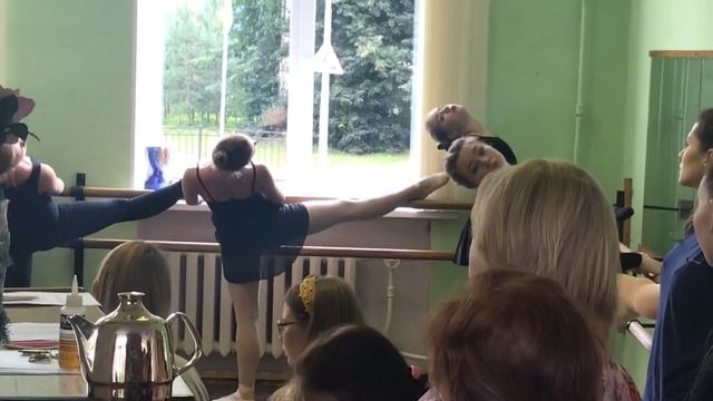 Вступительный экзамен в хореографическом Колледже ( экзерсис у станка по классике)