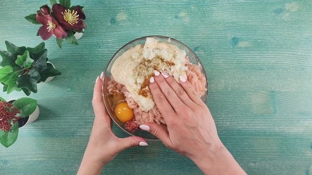 Сочные и очень нежные мясные зразы с сыром в духовке