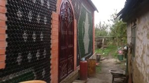 Дом из бутылок курганинск