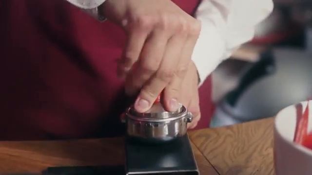 Как правильно приготовить капучино. Мастер-класс от Julius Meinl смотреть онлайн