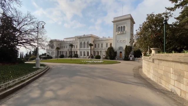 Парадный вход