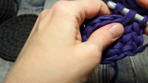 РОВНЫЙ КРУГ КРЮЧКОМ ИЗ ТРИКОТАЖНОЙ ПРЯЖИ