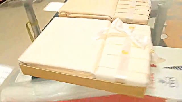 Предпоказ Комплектов столового белья смотреть онлайн