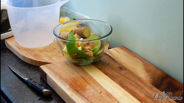 Fresh Pineapple With Apple And Ginger Lemon And Honey | Recipes By Chef Ricardo смотреть онлайн