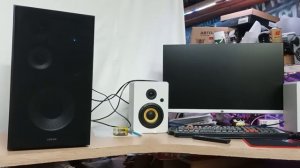 Edifier R2850DB на фоне Thonet & Vander Vertrag BT в гараже
