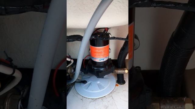 Душ на катере смотреть онлайн