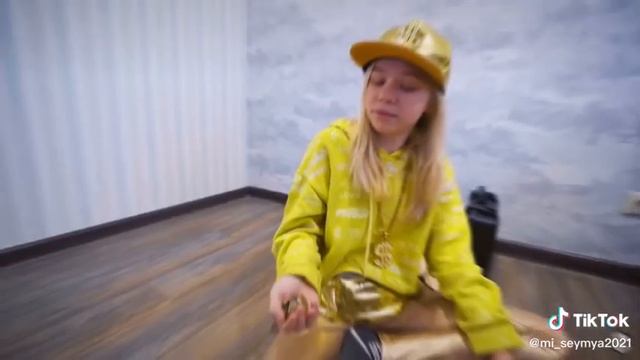 золоторёва Настя