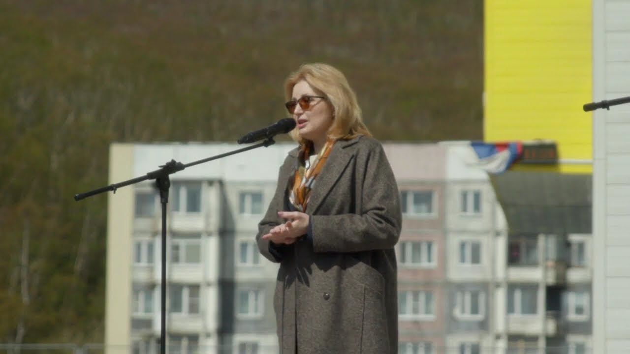 Саженцы пирамидальных тополей высадили в Елизове в рамках акции «Сад Памяти»