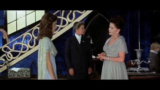 Suspiria (1977) Introducing Susie to the School смотреть онлайн