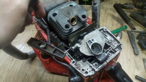 Ремонт бензо-пилы ударник,ремонт резьбы на цилиндре под свечу.