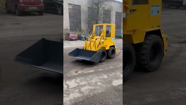 Видео мини погрузчик фронтальный Bobcat Komatsu Бобкэт для уборки снега, коммунальная техника, смотреть онлайн