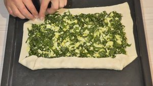 Быстрый и полезный пирог с черемшой. // A quick and healthy pie with wild garlic.