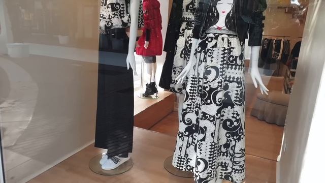 ПОКУПКИ ОДЕЖДЫ на ВЕСНУ 2020/РАСПРОДАЖИ в ИТАЛИИ 2020 смотреть онлайн