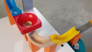 Шарики марблс катятся по столу, треку и 2 рельсам Satisfying big marbles balls Marble run race