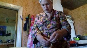 #СЕГОДНЯ РЕЖУ КУР САМА(((.
